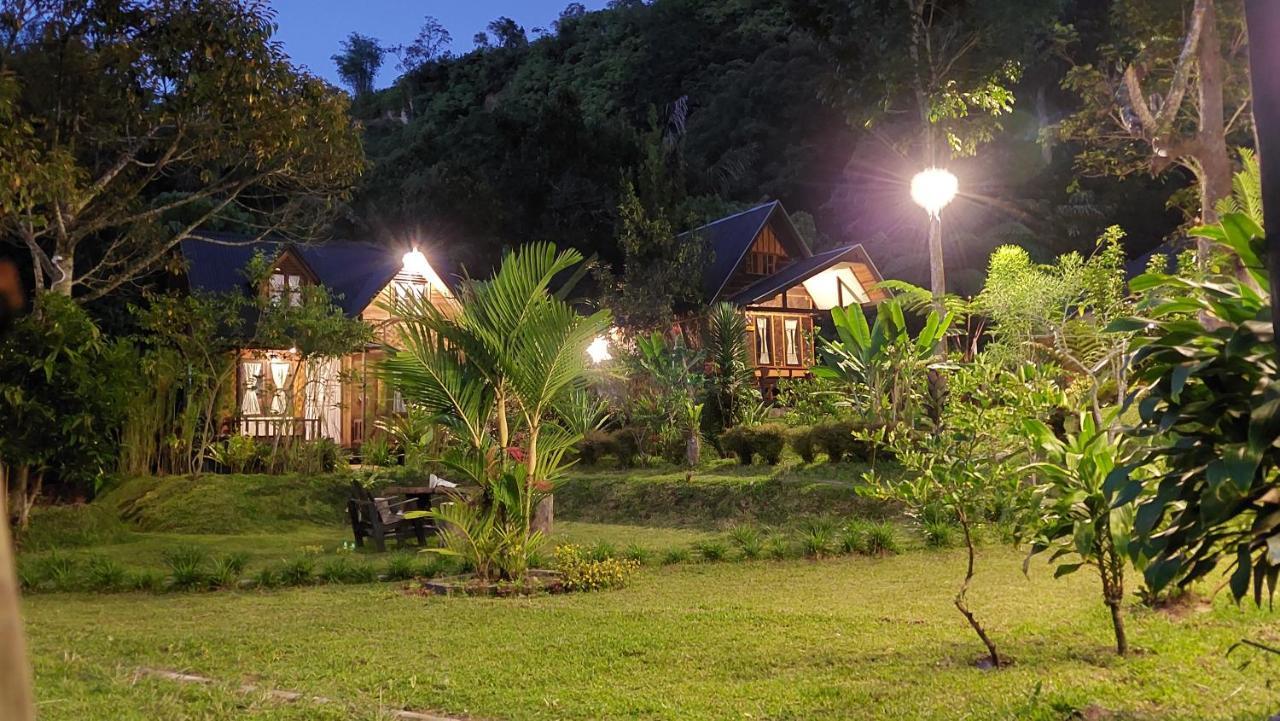 Canyon Jungle Stay Bukittinggi Eksteriør bilde